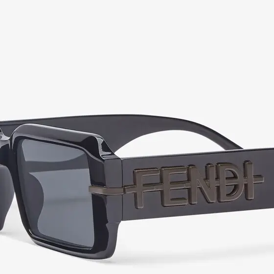 Fendi Presented at the Autumn-Winter 22 fashion show, these | Thumbnail 3 Fendi Presented at the Autumn-Winter 22 fashion show, these | Thumbnail 3
