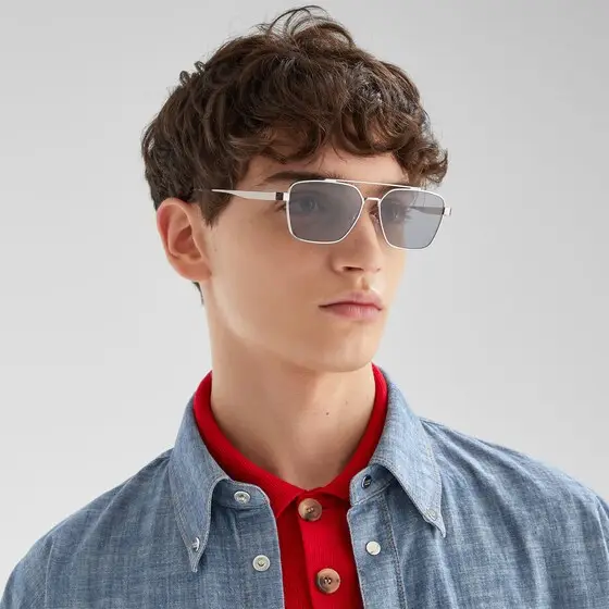 Fendi Ultra-lightweight, square pilot sunglasses made of metal | Thumbnail 4 Fendi Ultra-lightweight, square pilot sunglasses made of metal | Thumbnail 4