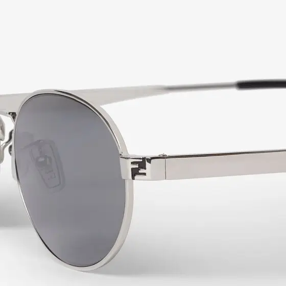Fendi Metal oval sunglasses with a palladium finish | Thumbnail 3 Fendi Metal oval sunglasses with a palladium finish | Thumbnail 3