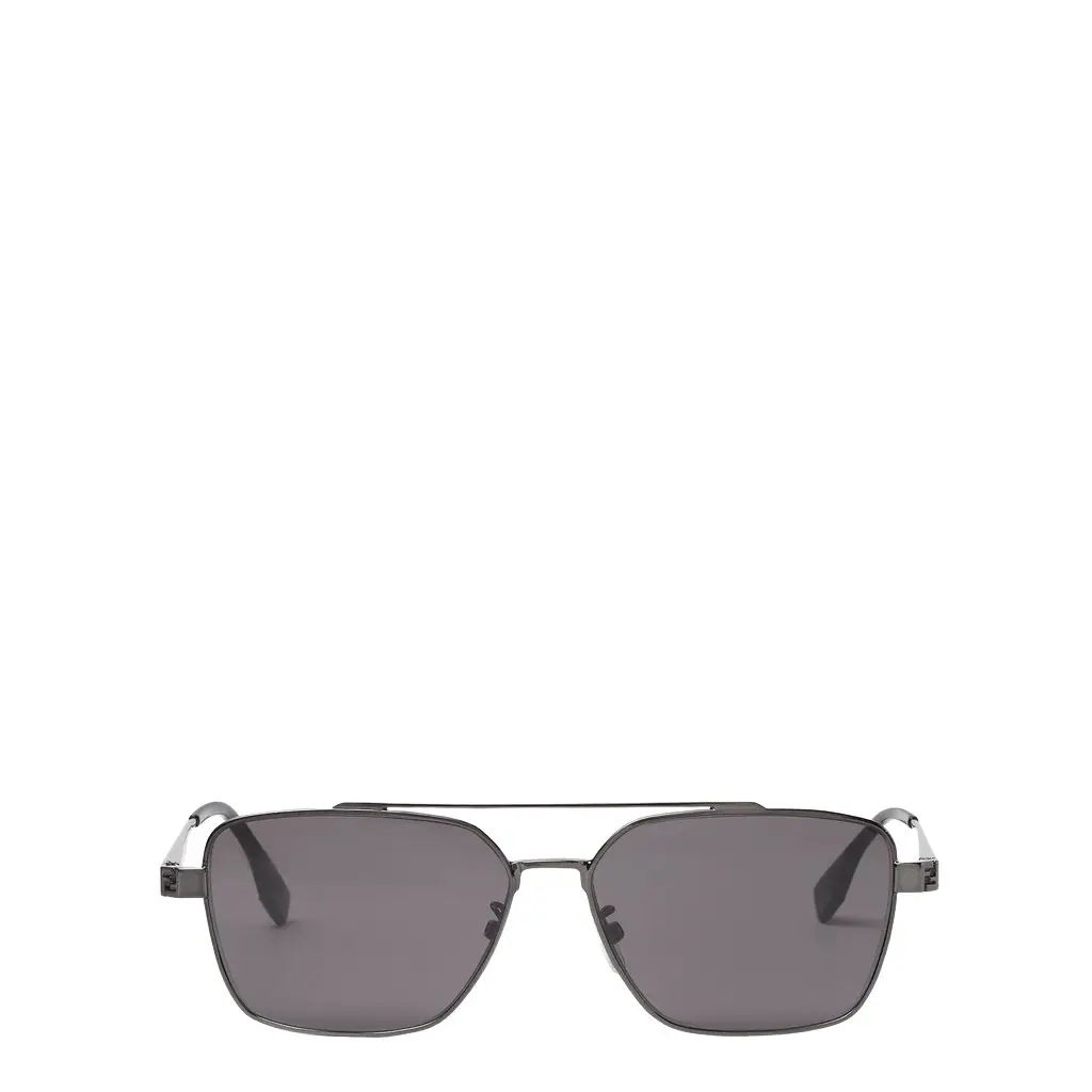 Fendi Ultra-lightweight, square pilot sunglasses made of metal | Image 1 Fendi Ultra-lightweight, square pilot sunglasses made of metal | Image 1