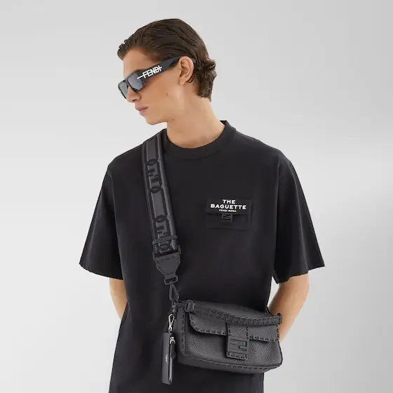 Fendi Rectangular sunglasses in black acetate | Thumbnail 4 Fendi Rectangular sunglasses in black acetate | Thumbnail 4