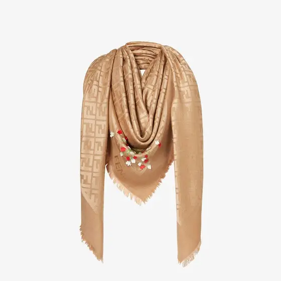 Fendi The iconic shawl is made of an organic silk and wool | Thumbnail 3