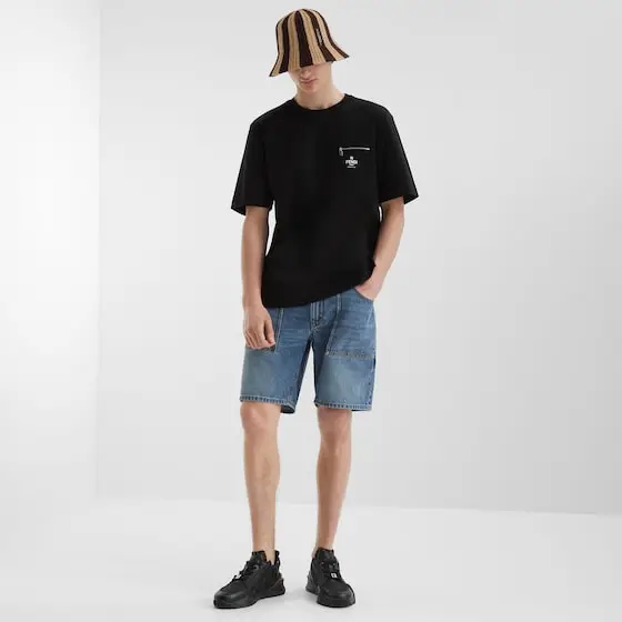Fendi Short-sleeved, crew-neck, oversized T-shirt | Thumbnail 4 Fendi Short-sleeved, crew-neck, oversized T-shirt | Thumbnail 4