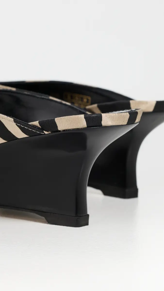 Stuart Weitzman Vinnie Wedge Thong Sandals Crm/Smk | Thumbnail 4 Stuart Weitzman Vinnie Wedge Thong Sandals Crm/Smk | Thumbnail 4