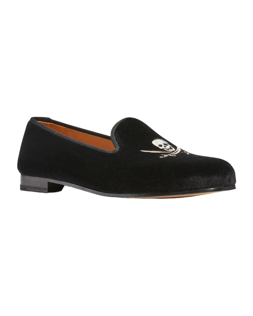 Stubbs and Wootton Men's Jolly Roger Skull Embroidered Velvet Smoking Slippers | Image 1 Stubbs and Wootton Men's Jolly Roger Skull Embroidered Velvet Smoking Slippers | Image 1