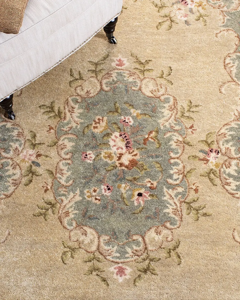 Safavieh Aubusson Hand Tufted Rug | Thumbnail 4 Safavieh Aubusson Hand Tufted Rug | Thumbnail 4