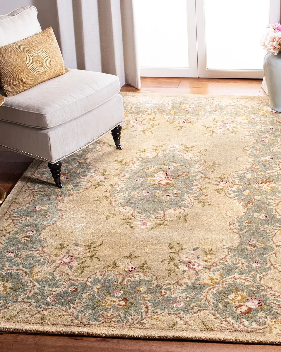 Safavieh Aubusson Hand Tufted Rug | Thumbnail 6 Safavieh Aubusson Hand Tufted Rug | Thumbnail 6