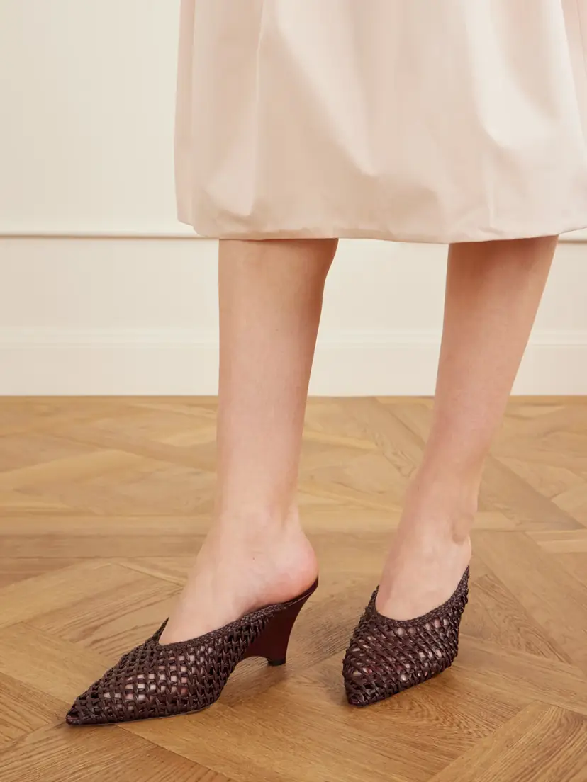 Le Monde Béryl Victoria 70 Woven Leather Mules | Thumbnail 2 Le Monde Béryl Victoria 70 Woven Leather Mules | Thumbnail 2