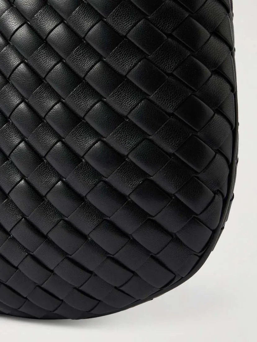 Bottega Veneta Veneta Medium Intrecciato Leather Shoulder Bag | Thumbnail 4
