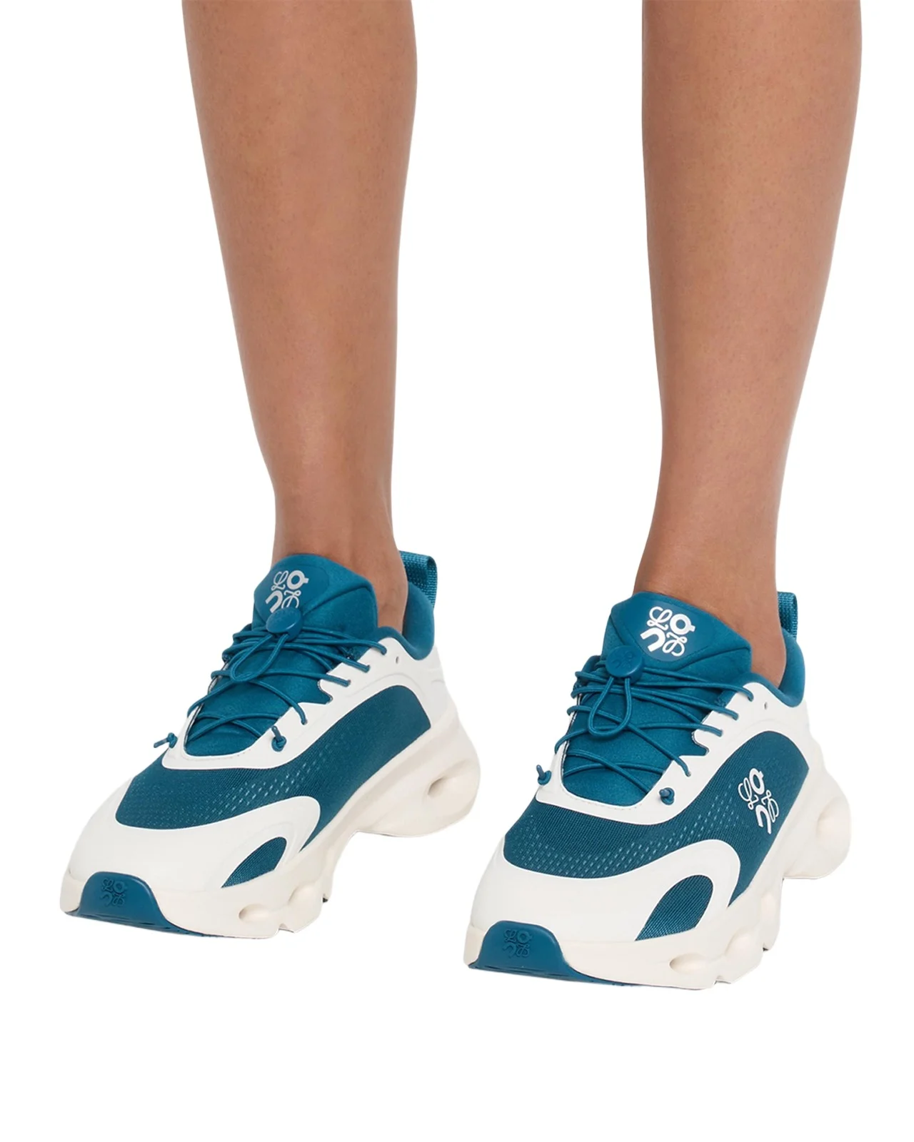 x On Cloudsolo Lightweight Sneakers x On Cloudsolo Lightweight Sneakers