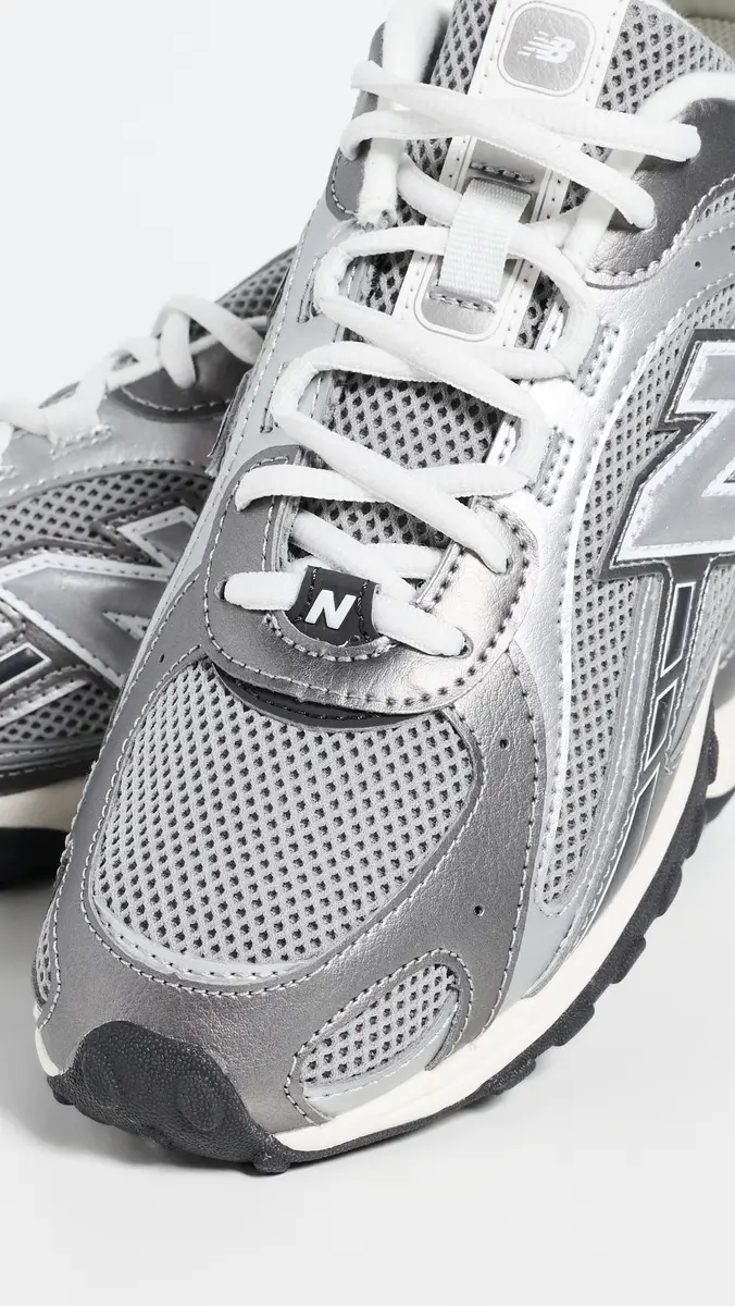 New Balance 204L Sneakers | Thumbnail 6 New Balance 204L Sneakers | Thumbnail 6