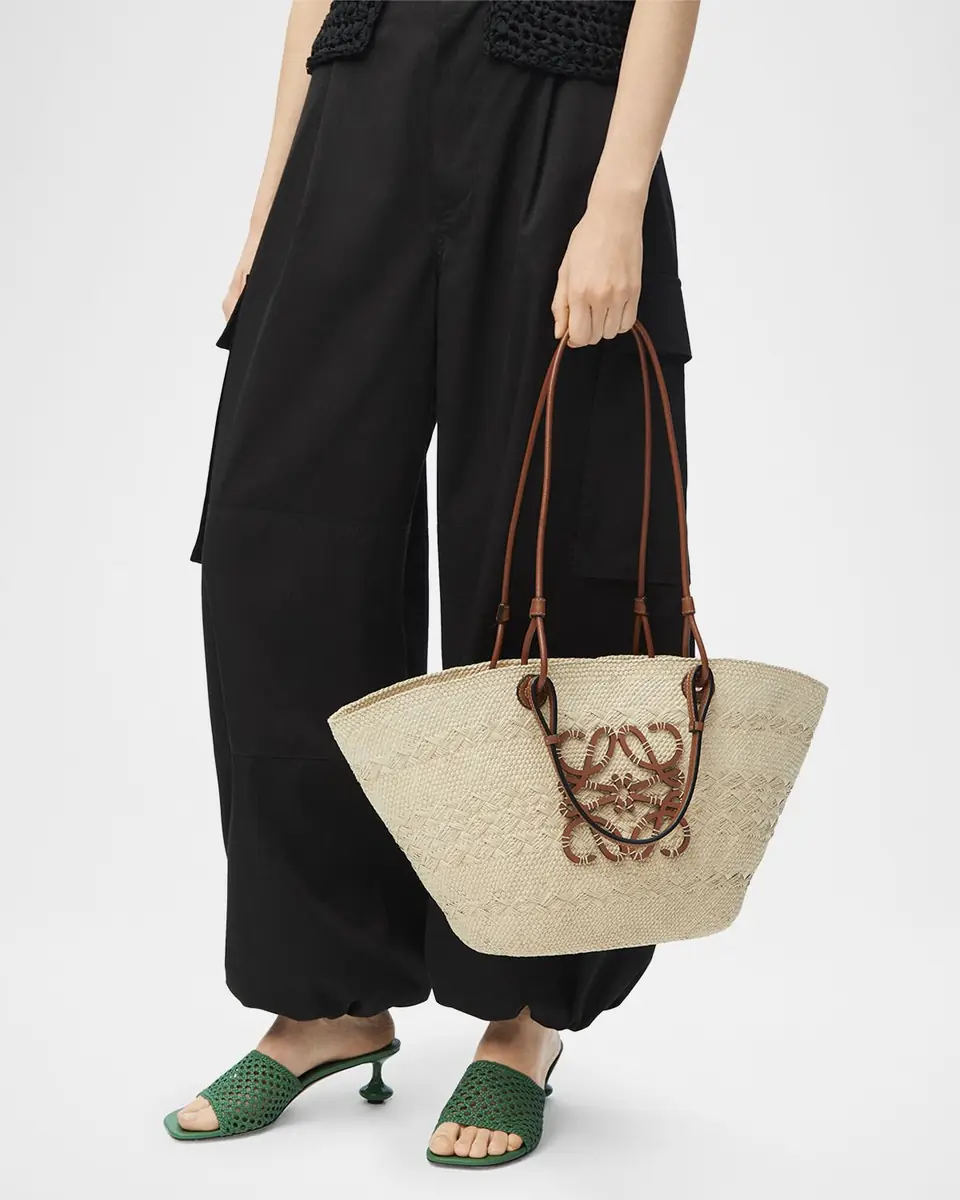 Loewe x Paula's Ibiza Anagram Basket Bag in Iraca Palm with Leather Handles | Thumbnail 5 Loewe x Paula's Ibiza Anagram Basket Bag in Iraca Palm with Leather Handles | Thumbnail 5