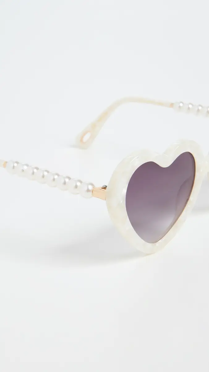 Lele Sadoughi Sweetheart Sunglasses Mother Of Pearl 100 One Size | Thumbnail 4 Lele Sadoughi Sweetheart Sunglasses Mother Of Pearl 100 One Size | Thumbnail 4