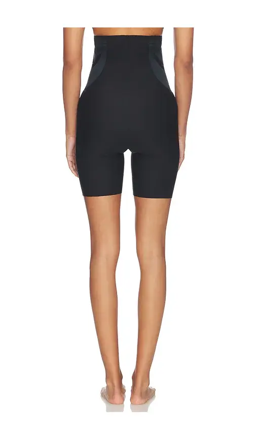 Spanx Spanxsculpt Transform High Waisted Mid Thigh Short | Thumbnail 3 Spanx Spanxsculpt Transform High Waisted Mid Thigh Short | Thumbnail 3