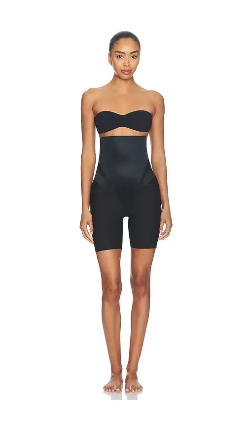 Spanx Spanxsculpt Transform High Waisted Mid Thigh Short | Thumbnail 4 Spanx Spanxsculpt Transform High Waisted Mid Thigh Short | Thumbnail 4
