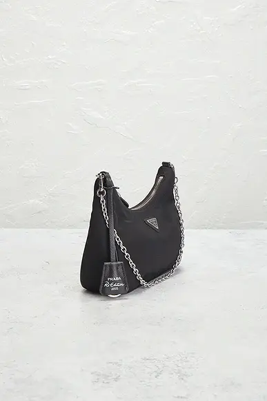 Prada Re-Edition 2005 Re-Nylon Shoulder Bag | Thumbnail 4 Prada Re-Edition 2005 Re-Nylon Shoulder Bag | Thumbnail 4