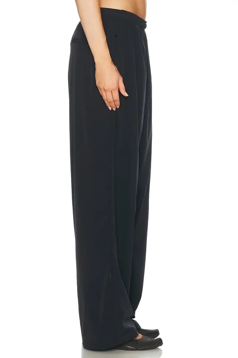 NikeSKIMS Nylon Pant | Thumbnail 2 NikeSKIMS Nylon Pant | Thumbnail 2