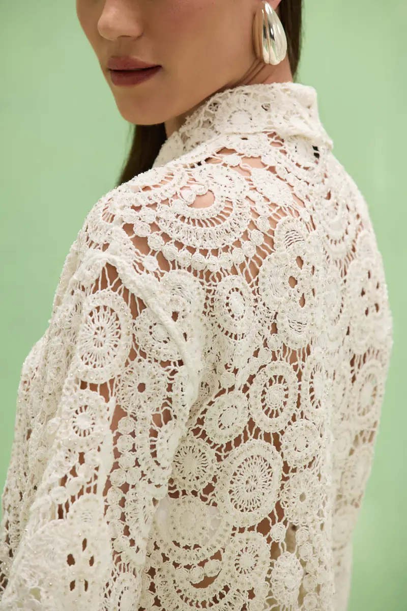 PatBo GAL EMBROIDERY TOP | Thumbnail 3