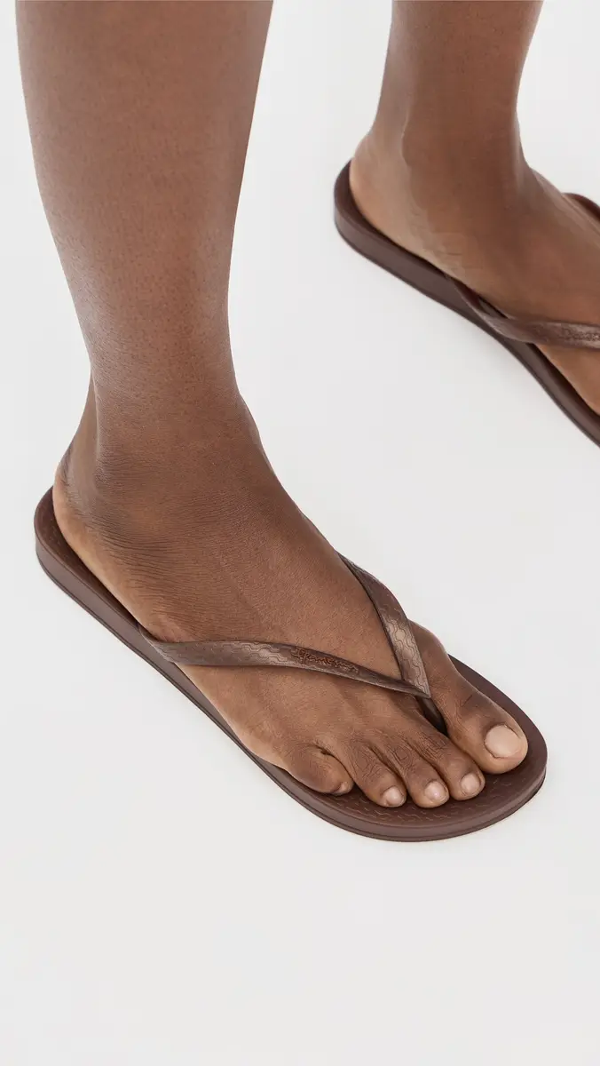Ipanema Ana Flip Flops | Thumbnail 3