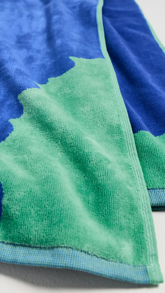 Marimekko Iso Unikko Bath Towel | Thumbnail 4