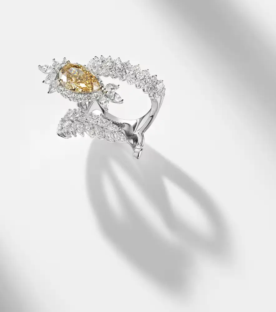 YEPREM Reign Supreme 18kt white gold ring with diamonds | Thumbnail 5