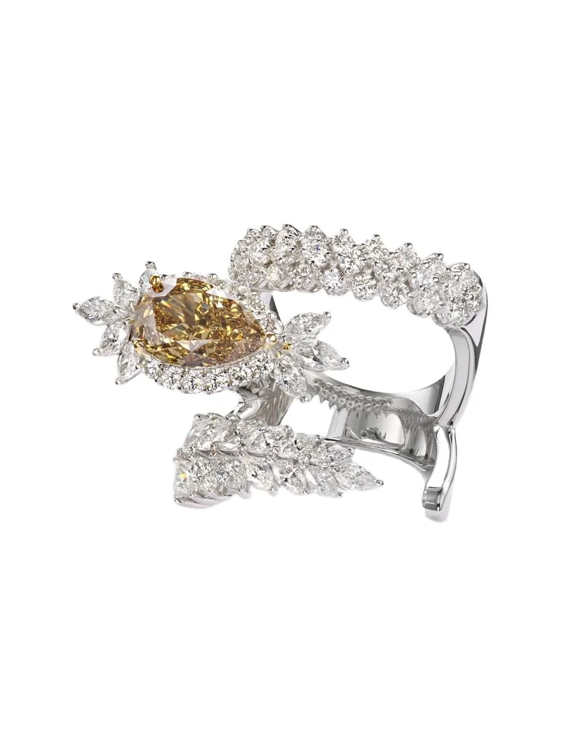 Reign Supreme 18kt white gold ring with diamonds Reign Supreme 18kt white gold ring with diamonds