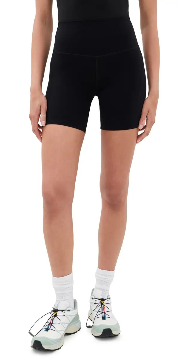 Splits59 Airweight High Waist Pocket Shorts 6 Black | Image 1 Splits59 Airweight High Waist Pocket Shorts 6 Black | Image 1