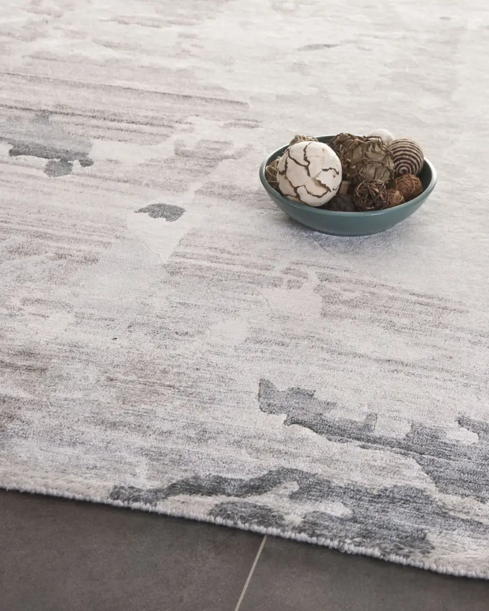 Safavieh Saffie Hand-Knotted Rug | Thumbnail 2 Safavieh Saffie Hand-Knotted Rug | Thumbnail 2