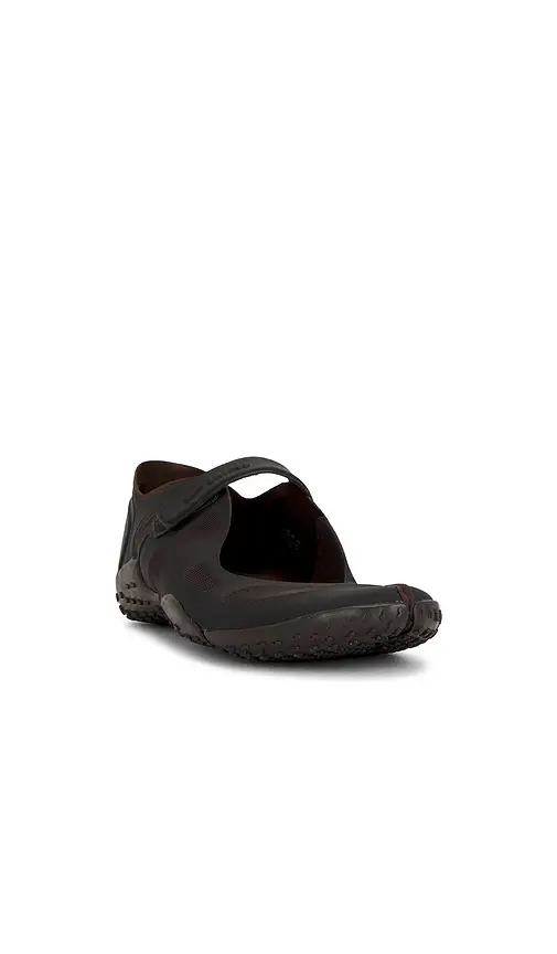 NikeSKIMS Rift Mesh Sneaker | Image 1 NikeSKIMS Rift Mesh Sneaker | Image 1