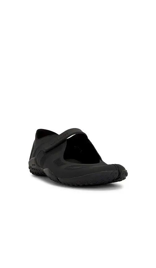 NikeSKIMS Rift Mesh Sneaker | Image 1 NikeSKIMS Rift Mesh Sneaker | Image 1