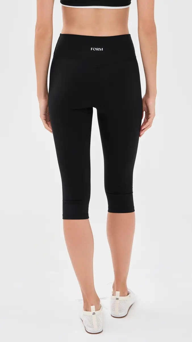 FORM x Olivia Jade Capri Leggings Black | Thumbnail 3 FORM x Olivia Jade Capri Leggings Black | Thumbnail 3