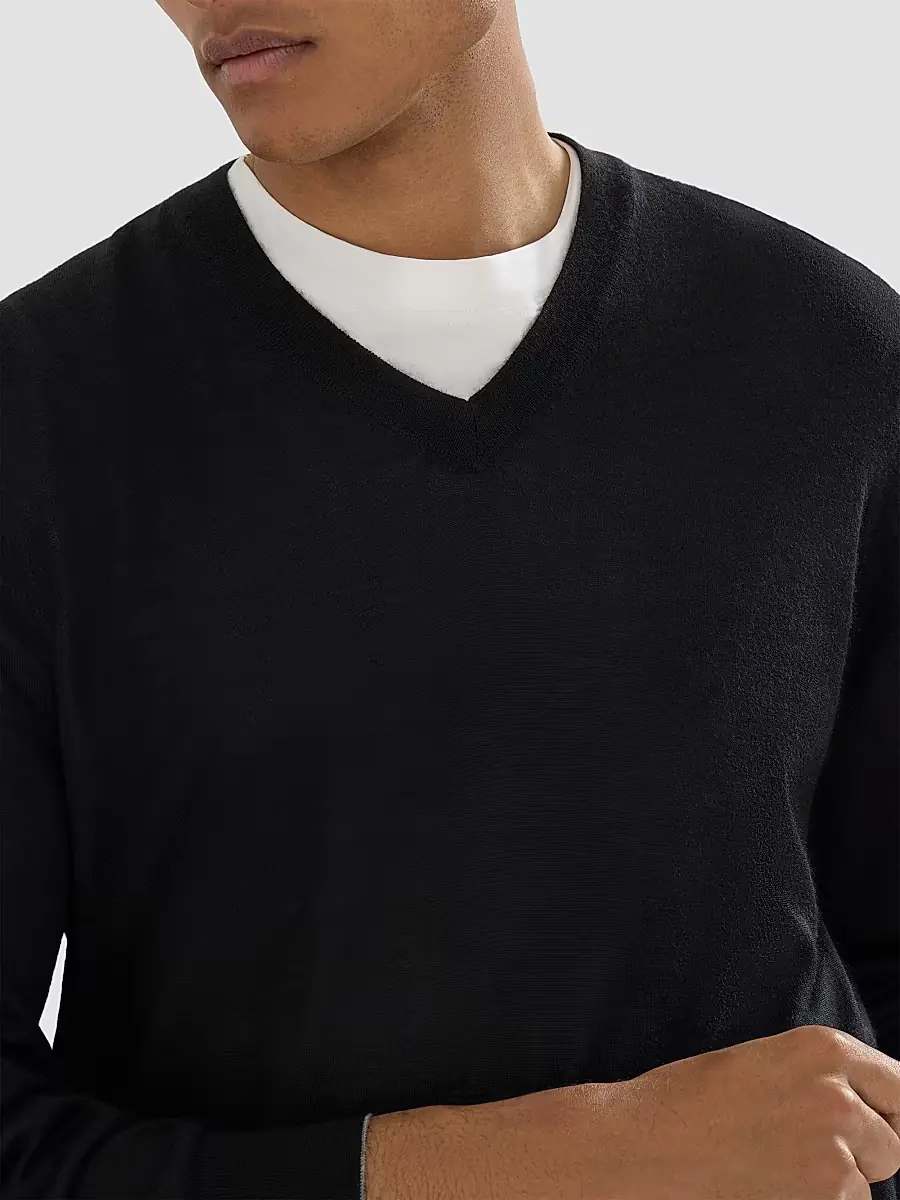 Brunello Cucinelli Men's Cashmere and Silk Lightweight Sweater | Thumbnail 5 Brunello Cucinelli Men's Cashmere and Silk Lightweight Sweater | Thumbnail 5