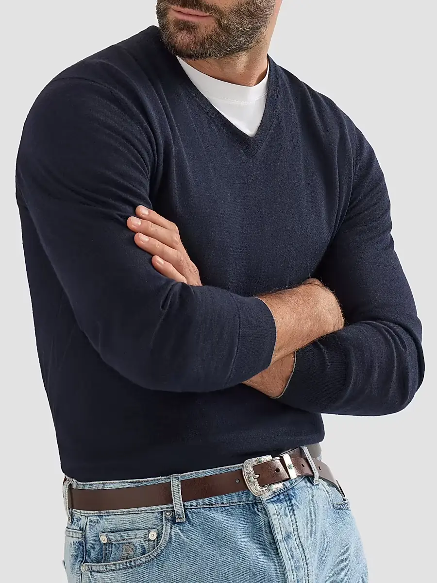 Brunello Cucinelli Men's Cashmere and Silk Lightweight Sweater | Thumbnail 4