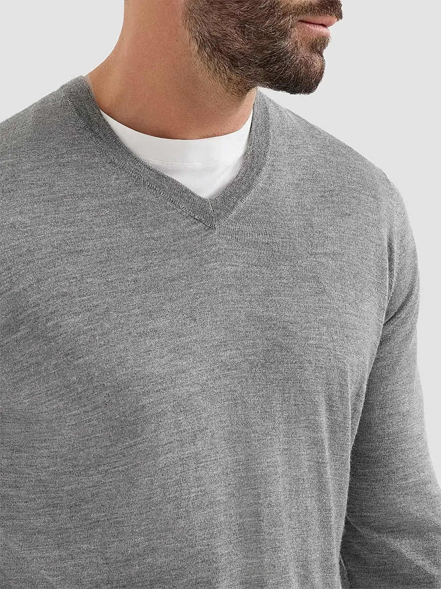 Brunello Cucinelli Men's Cashmere and Silk Lightweight Sweater | Thumbnail 5 Brunello Cucinelli Men's Cashmere and Silk Lightweight Sweater | Thumbnail 5
