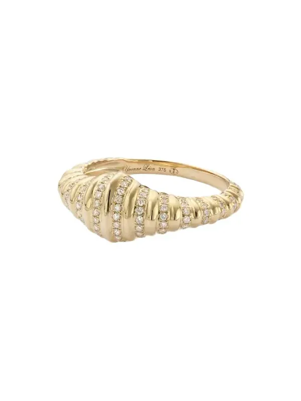 Yvonne Léon Chevalière Nano 9kt gold ring with diamonds Yvonne Léon Chevalière Nano 9kt gold ring with diamonds