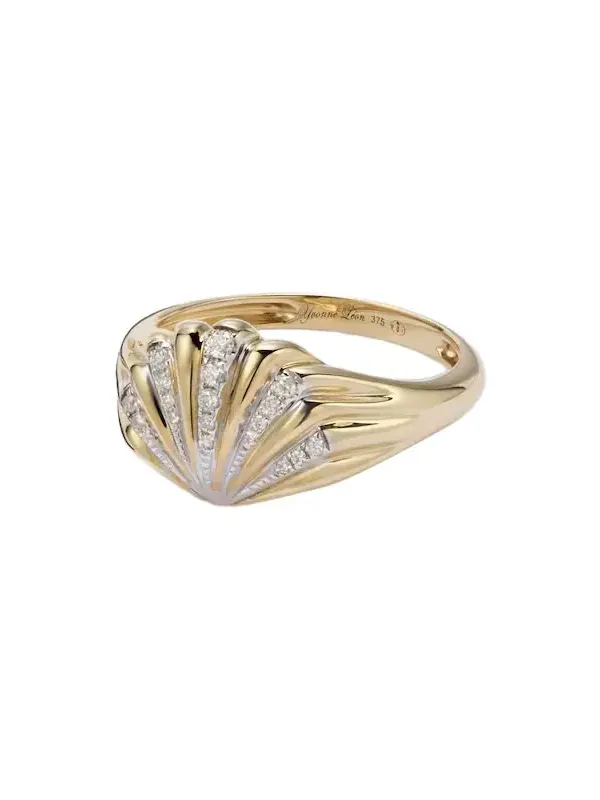 Yvonne Léon Baby Chevalière 9kt ring with diamonds Yvonne Léon Baby Chevalière 9kt ring with diamonds