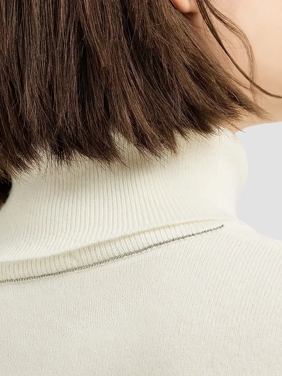 Brunello Cucinelli Women's Cashmere Turtleneck Sweater with Monili - White | Thumbnail 6 Brunello Cucinelli Women's Cashmere Turtleneck Sweater with Monili - White | Thumbnail 6