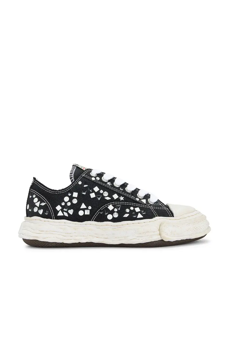 Maison MIHARA YASUHIRO Peterson23 Original Sole Embellished Canvas Low -Top Sneaker | Image 1 Maison MIHARA YASUHIRO Peterson23 Original Sole Embellished Canvas Low -Top Sneaker | Image 1