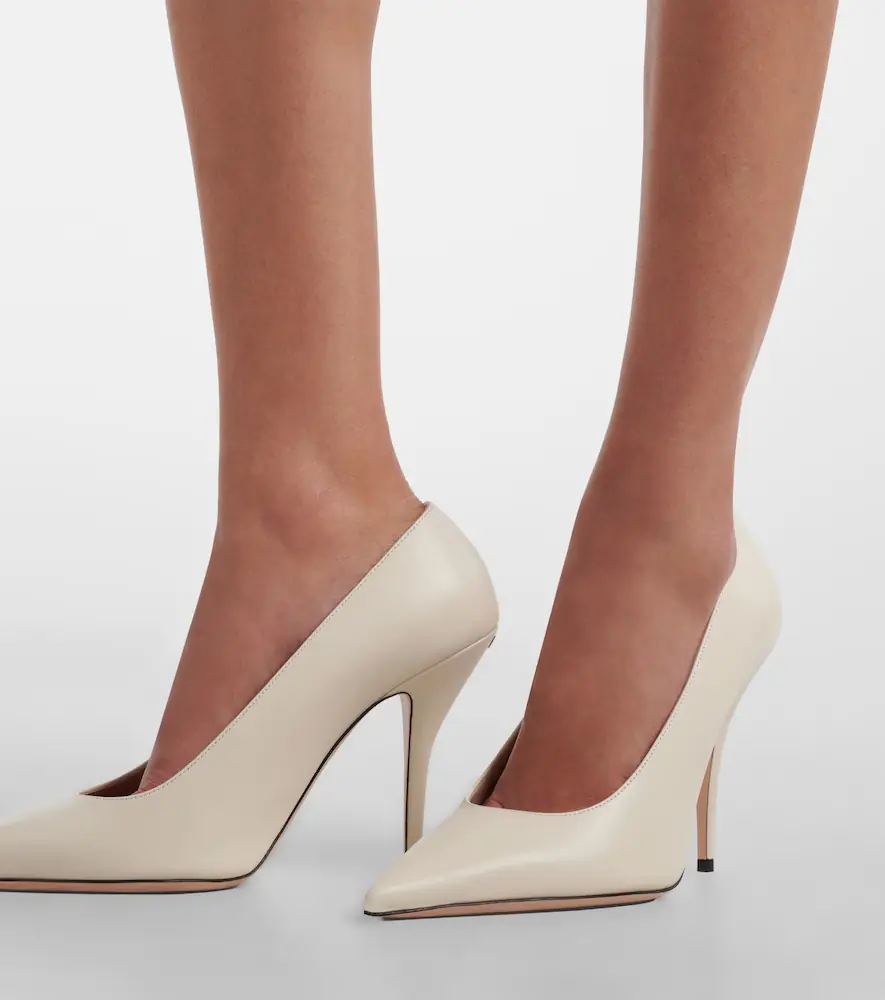 Valentino Garavani Cuttie leather pumps | Thumbnail 5