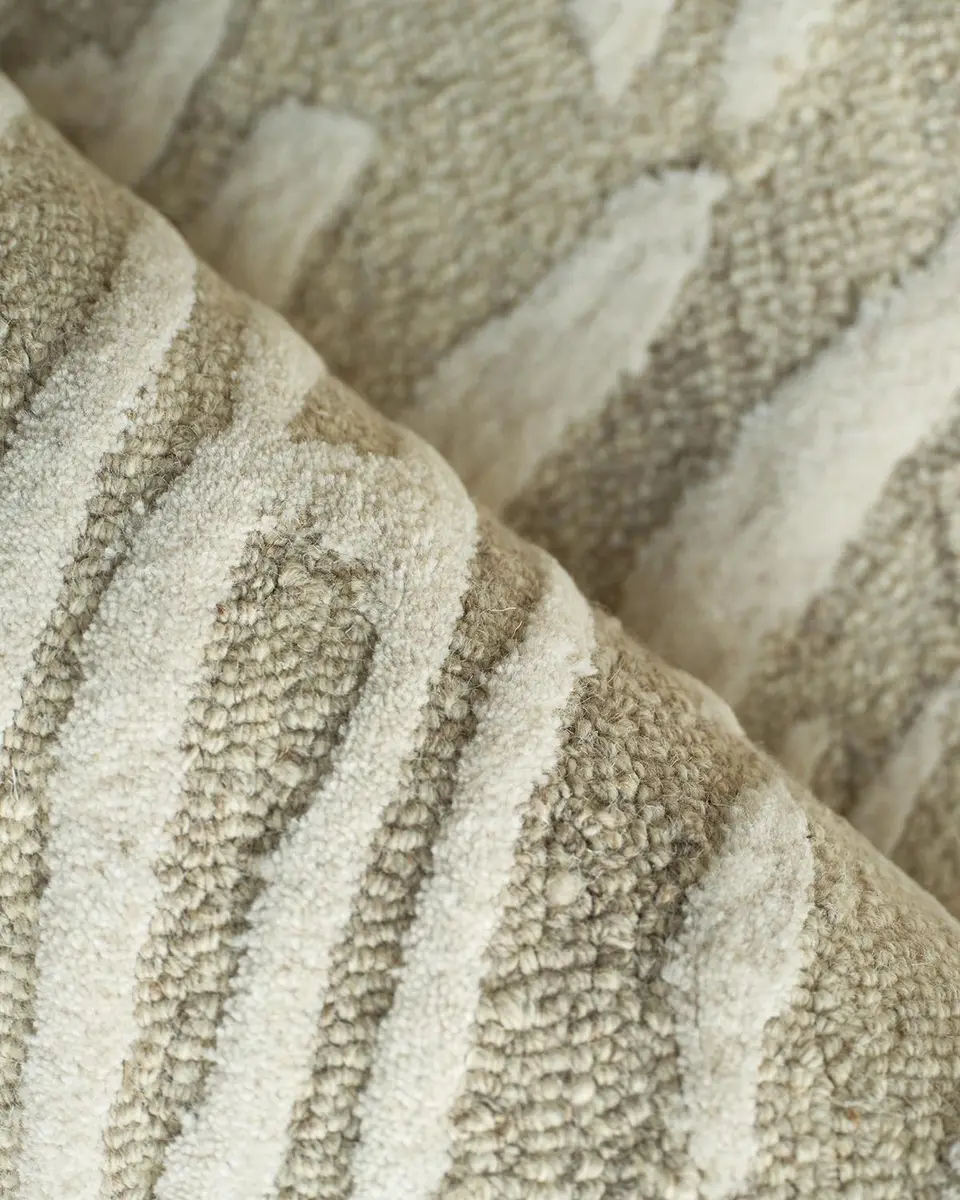 Exquisite Rugs Entro Hand-Tufted Beige & Ivory Rug | Thumbnail 5 Exquisite Rugs Entro Hand-Tufted Beige & Ivory Rug | Thumbnail 5