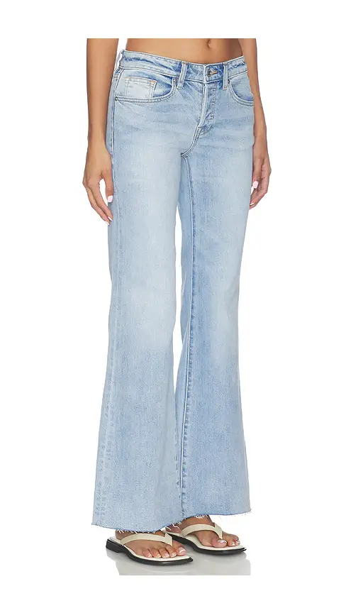 GOOD AMERICAN Vintage Low Rise Relaxed Flare Jeans | Thumbnail 3