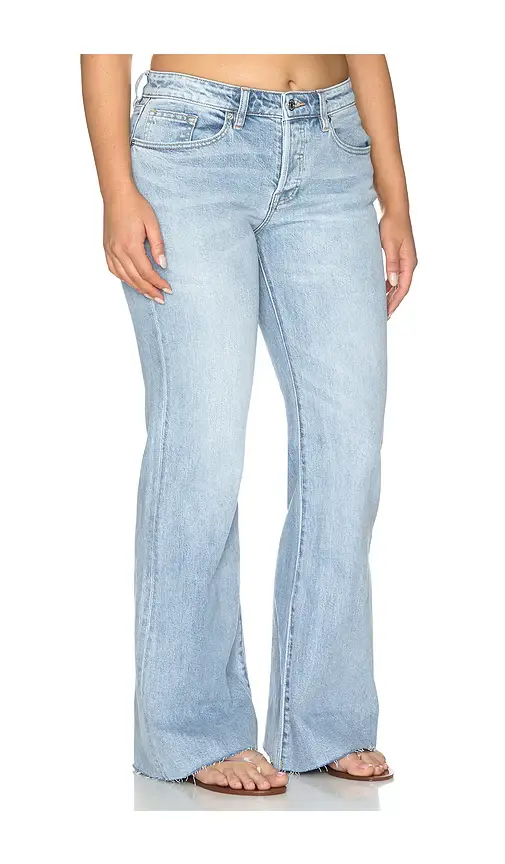 GOOD AMERICAN Vintage Low Rise Relaxed Flare Jeans | Thumbnail 4