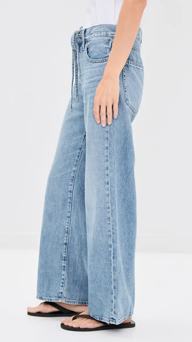 Madewell The Petite Ultimate Wide Leg Jeans in Airy Raebrook Raebrook Wash | Thumbnail 4 Madewell The Petite Ultimate Wide Leg Jeans in Airy Raebrook Raebrook Wash | Thumbnail 4