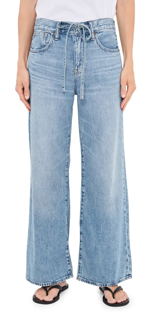 Madewell The Petite Ultimate Wide-Leg Jean in Airy Denim in | Image 1 Madewell The Petite Ultimate Wide-Leg Jean in Airy Denim in | Image 1
