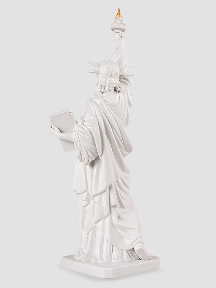 Lladro 250th Anniversary Statue Of Liberty | Thumbnail 2 Lladro 250th Anniversary Statue Of Liberty | Thumbnail 2