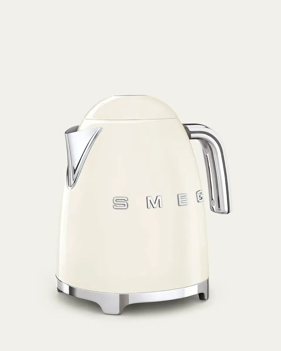 Smeg Retro Electric Kettle, Polished White | Thumbnail 4 Smeg Retro Electric Kettle, Polished White | Thumbnail 4