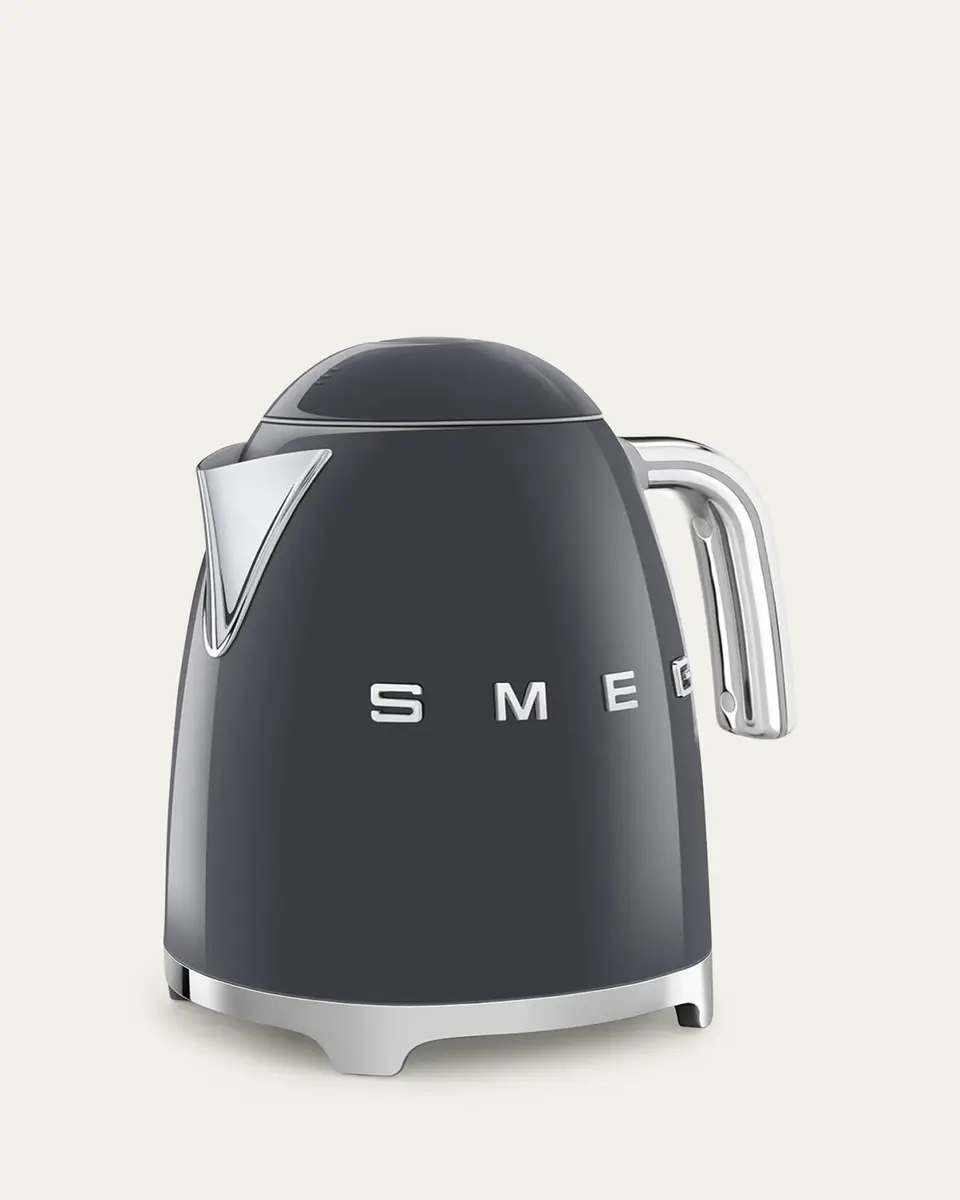 Smeg Retro Electric Kettle, Polished White | Thumbnail 2 Smeg Retro Electric Kettle, Polished White | Thumbnail 2