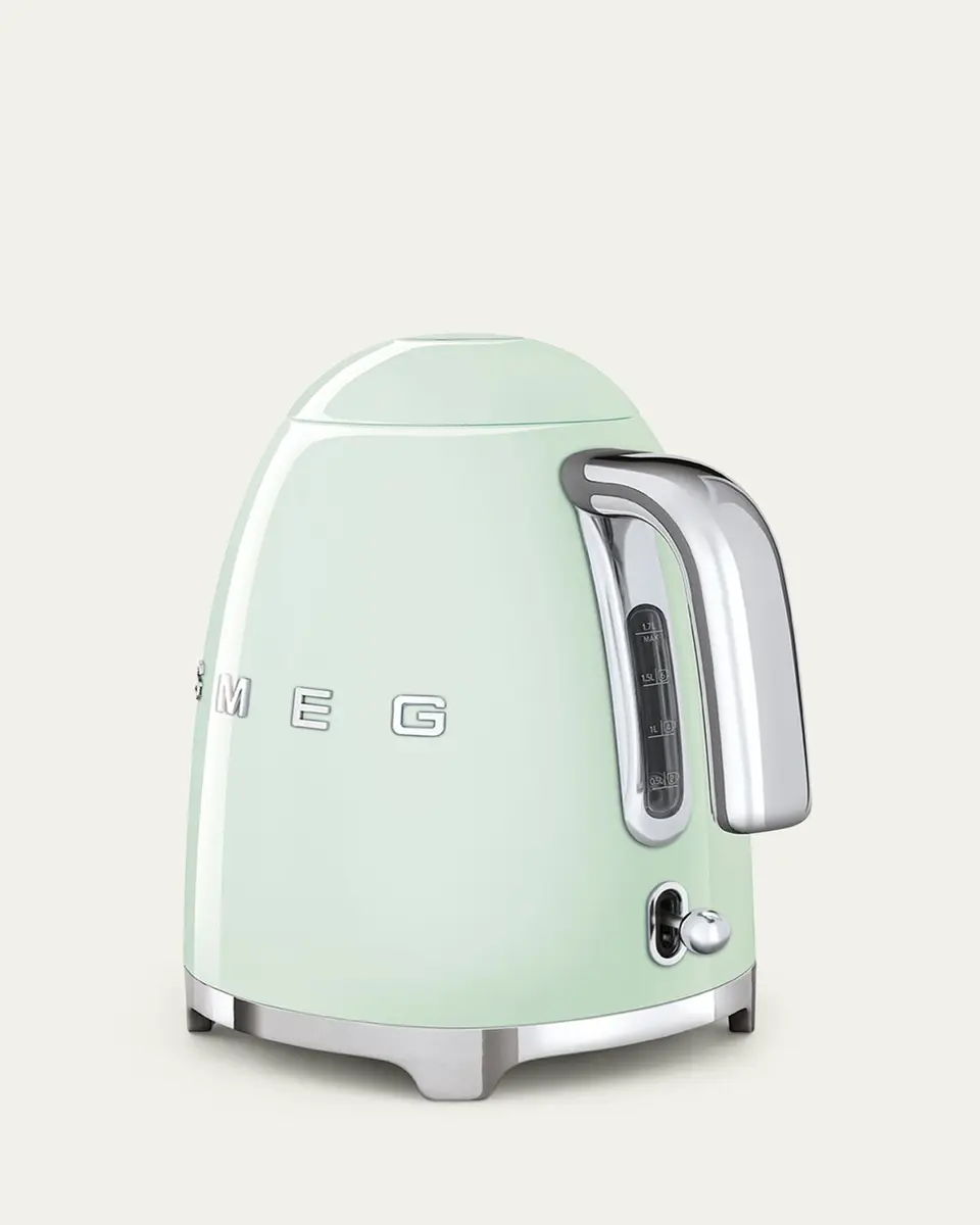 Smeg Retro Electric Kettle, Polished White | Thumbnail 3 Smeg Retro Electric Kettle, Polished White | Thumbnail 3