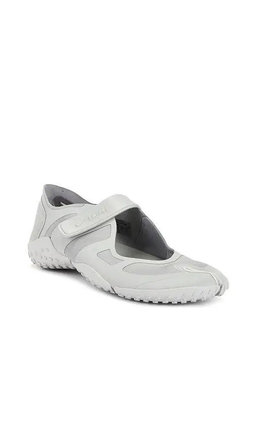 NikeSKIMS Rift Satin Sneaker | Image 1 NikeSKIMS Rift Satin Sneaker | Image 1
