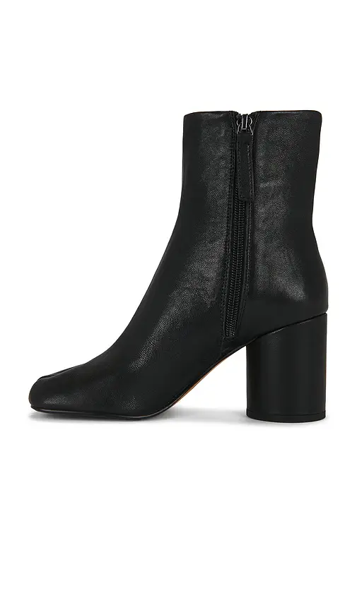 Steve Madden Caro Boot | Thumbnail 5 Steve Madden Caro Boot | Thumbnail 5
